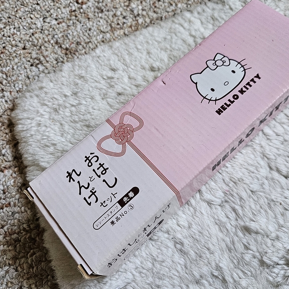 Hello Kitty Spoon and Chopsticks Set - Picture 3 of 5